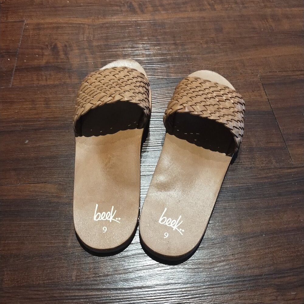 Tan Beek sandals